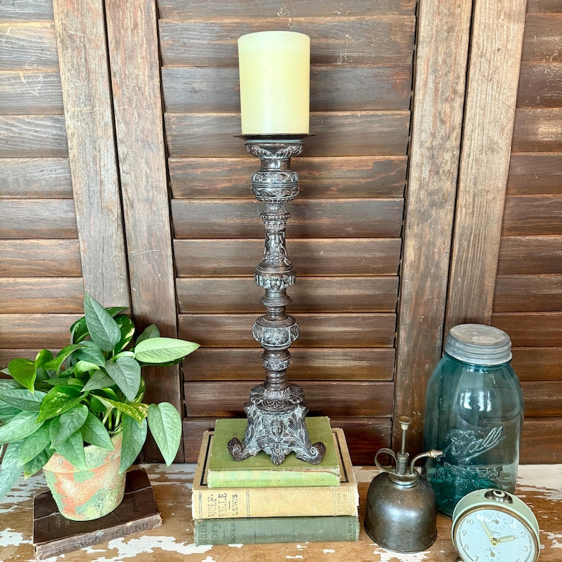 Antique Style Baroque Candlestick Holder or Plant Pedestal featuring Figural Faces and Ornate Details, bild 4