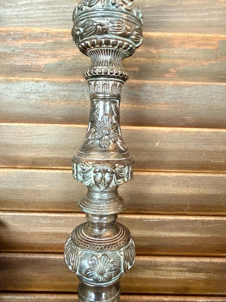 Antique Style Baroque Candlestick Holder or Plant Pedestal featuring Figural Faces and Ornate Details, bild 17