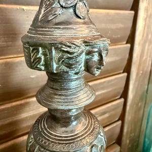 Antique Style Baroque Candlestick Holder or Plant Pedestal featuring Figural Faces and Ornate Details, bild 9