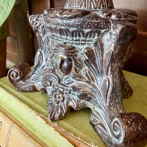 Antique Style Baroque Candlestick Holder or Plant Pedestal featuring Figural Faces and Ornate Details, bild 6