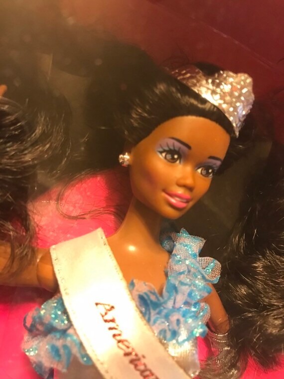 1991 New Aa American Beauty Queen Barbie Doll Features 3 Looks In 1 This Black Barbie Has Gorgeous Long Hair Sparkly Earrings