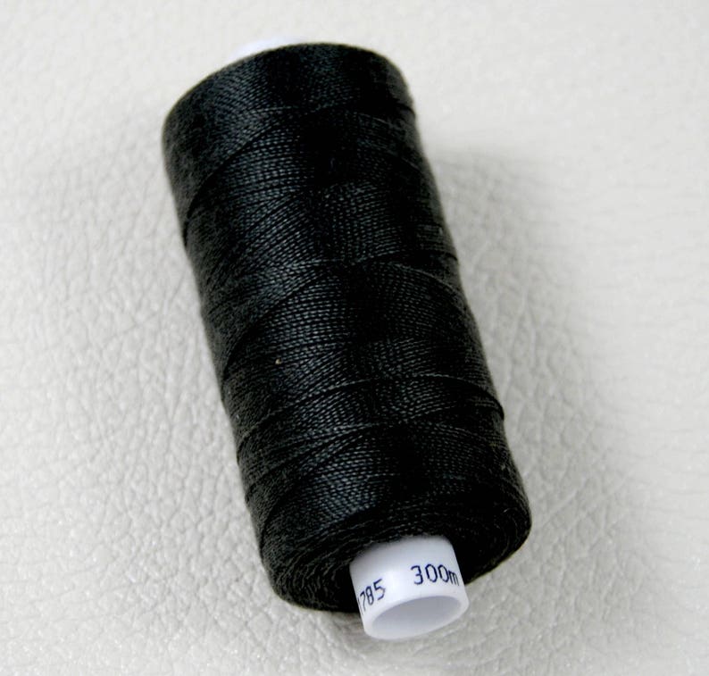 petite bobine de fil pour coudre chaussure petite bobine de fil pour coudre chaussure