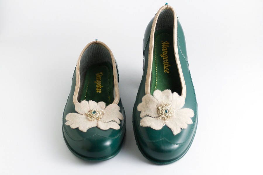 green women's flats