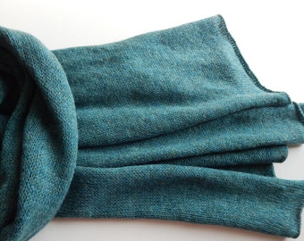 Knitted sea wave merino scarf, women's scarf, viridian wool scarf, winter scarf, men's scarf, sea wave merino stola, knit green merino wrap