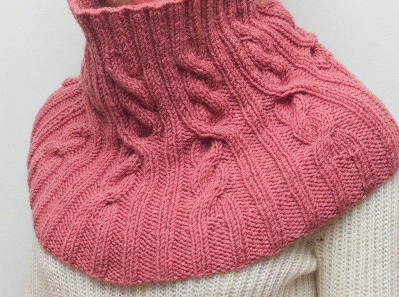 women/'s hat Knitted dusty rose wool hat and cowl women/'s winter set knitted snood knitted neck warmer tea rose set knitted pink set