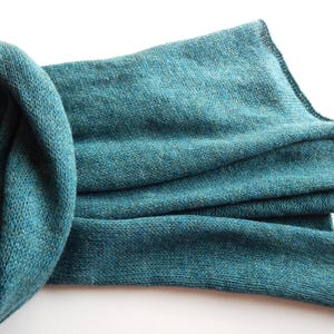 Knitted sea wave merino scarf, women&#39;s scarf, viridian wool scarf, winter scarf, men&#39;s scarf, sea wave merino stola, knit green merino wrap