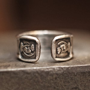 gargoyle ring, vintage ring, rustic ring, carved ring, menly ring, mens ring, crest ring, signet ring, Grotesque ring