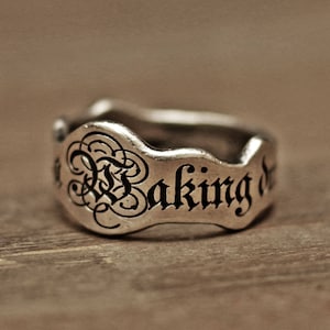 anillo de palabra, anillo inicial, anillo de nombre, anillo de hombre, anillo vintage, anillo de plata, anillo grabado, anillo personalizado, anillo personalizado, anillo medieval