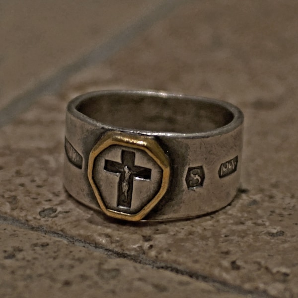 Jesus crucifixion shape imprinted vintage style silver ring