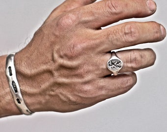 Oxidized Sterling Silver Lion Crest Signet Ring - Vintage Style