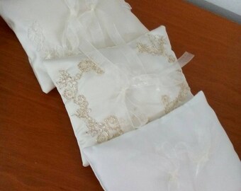 Wedding ring cushion