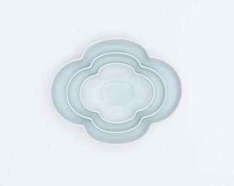 Japanese Mizu-mizu Porcelain Floral Plate (3 Sizes)