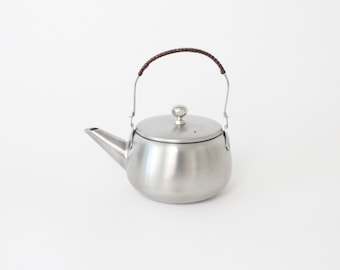 Japanese handcrafted stainless steel tea kettle