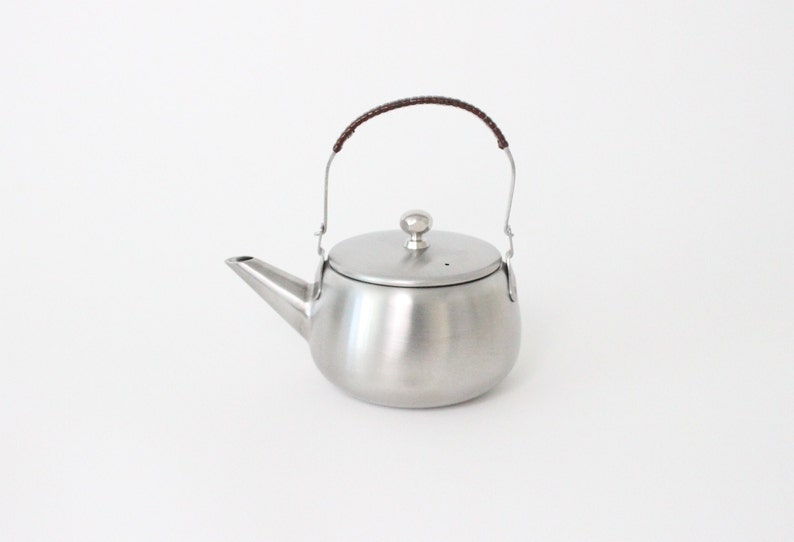 Japoński ręcznie wykonany czajnik ze stali nierdzewnej zdjęcie 1