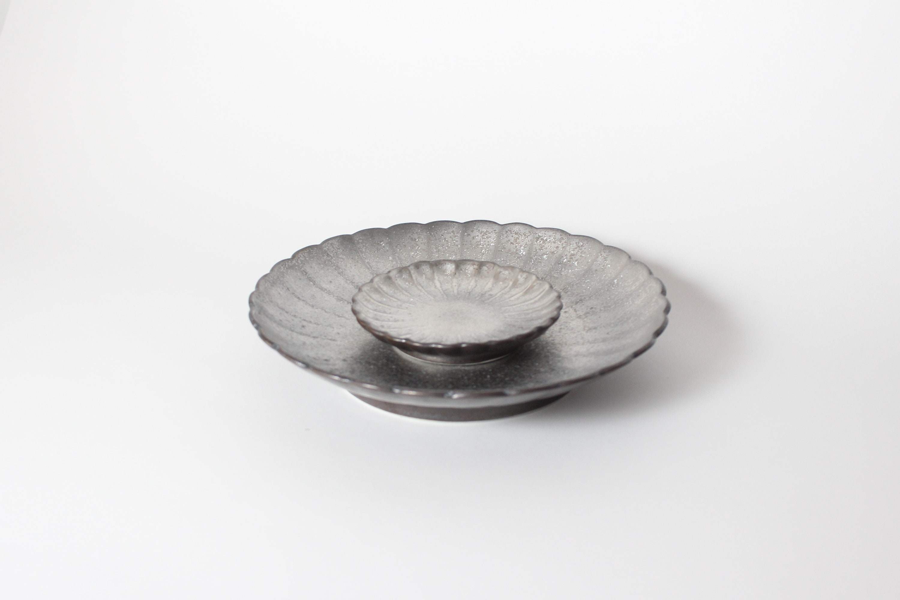 Japanese Chrysanthemum Arita Porcelain Plate, Silver/Charcoal