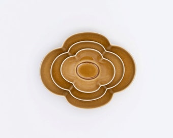 Japanese Mizu-mizu Porcelain Floral Plate (Mustard, 3 Sizes)