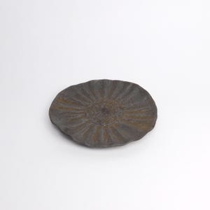 Japanese Shigaraki Chrysanthemum Plate
