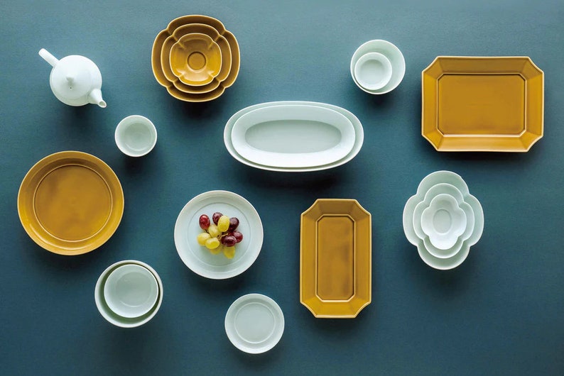 Japanese Mizu-mizu Porcelain Floral Plate