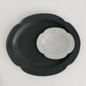 Japanese Minoware Porcelain Cloud Plate, Black (3 Sizes)
