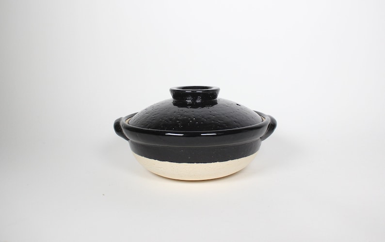 Japanese Iga-yaki Donabe Cooking Pot, Black image 2