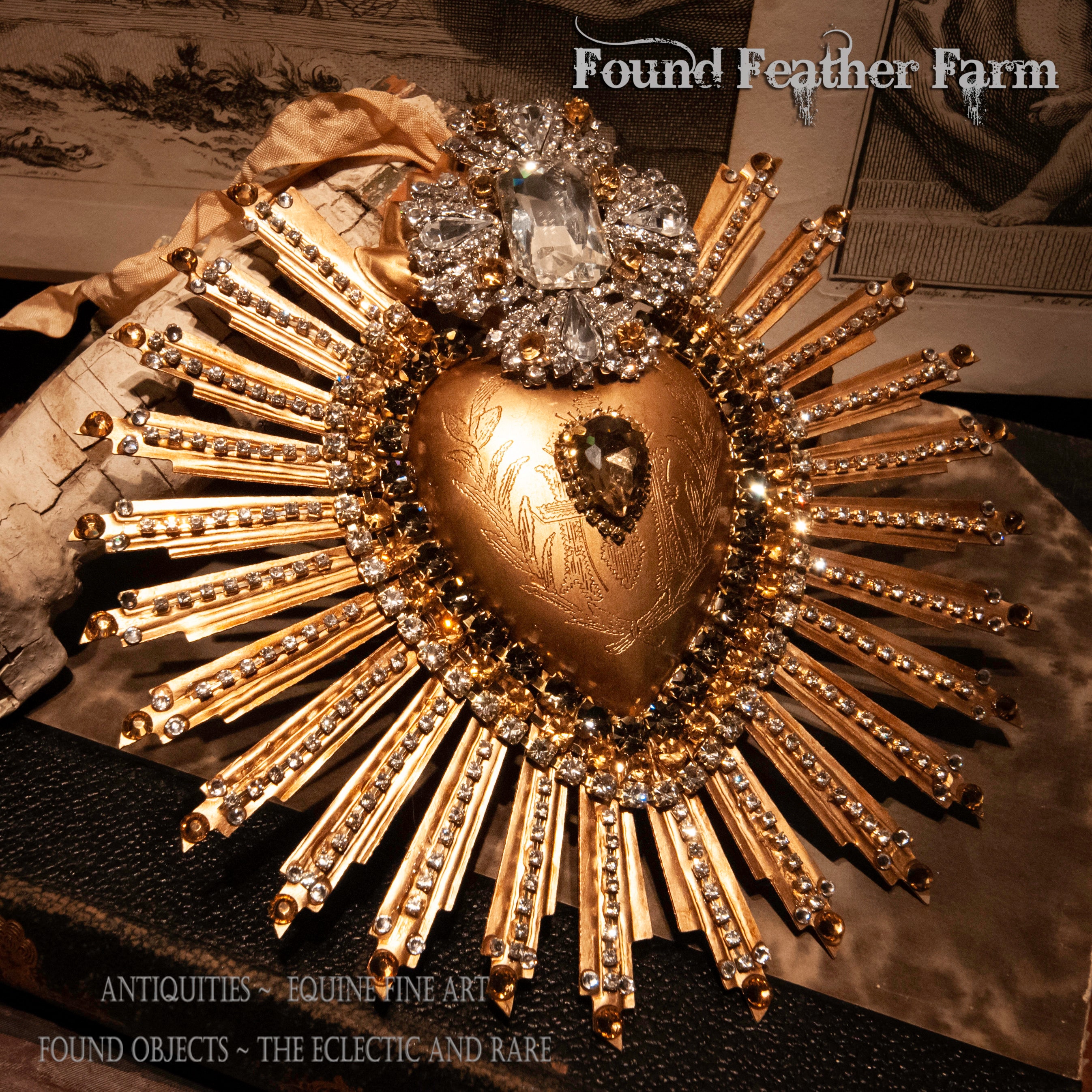  Sacred Heart, Metal Heart Milagro, Heart Box, Ex Voto, Prayer  Holder (Antique Gold) : Home & Kitchen