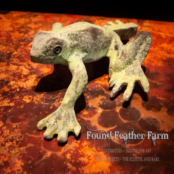 Bronze Tree Frog with Verdigris Green Patina Handmade by Old World Artisans