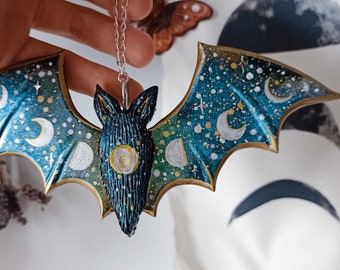 BAT ASTRAL / Colgante de pared galáctico / Cielo nocturno Vampiro celestial / Decoración del hogar estilo bruja cósmica / Arte espacial de arcilla caprichosa hecha a mano :)