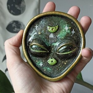 Handmade Alien Incense Holder: Crystal Trinket Tray | Trippy UFO Decor ...