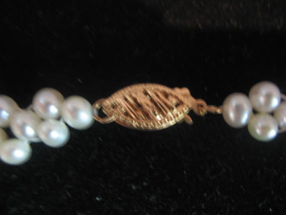Nice Pearl Necklace 14K Yellow Gold Clasp Very Un… - image 3