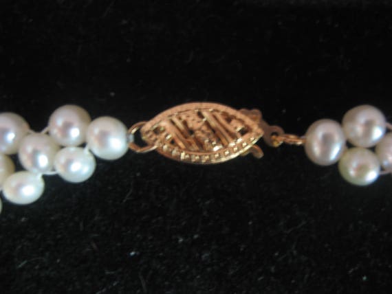 Nice Pearl Necklace 14K Yellow Gold Clasp Very Un… - image 4