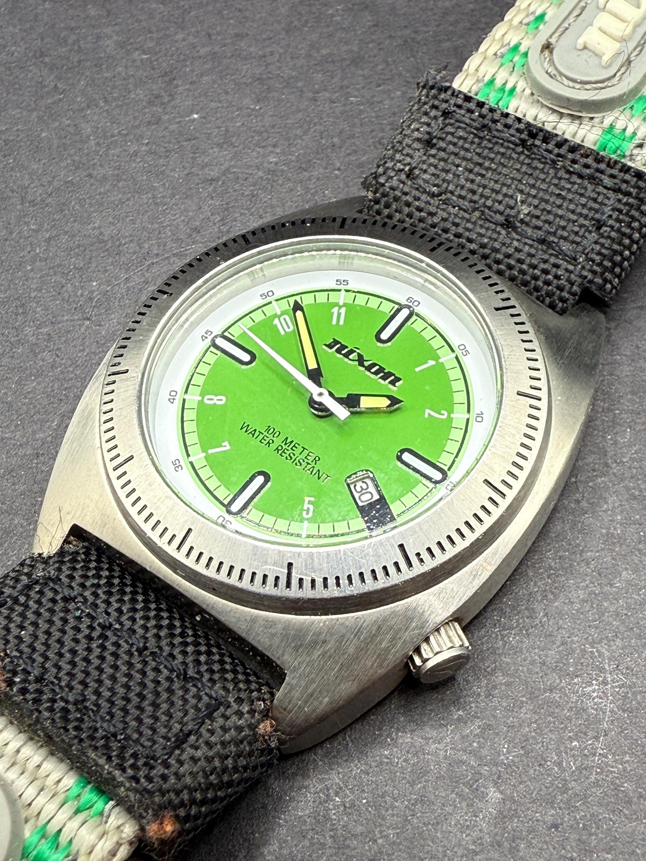 NIXON The METRO 初期モデル Green Nixon Watch - Etsy