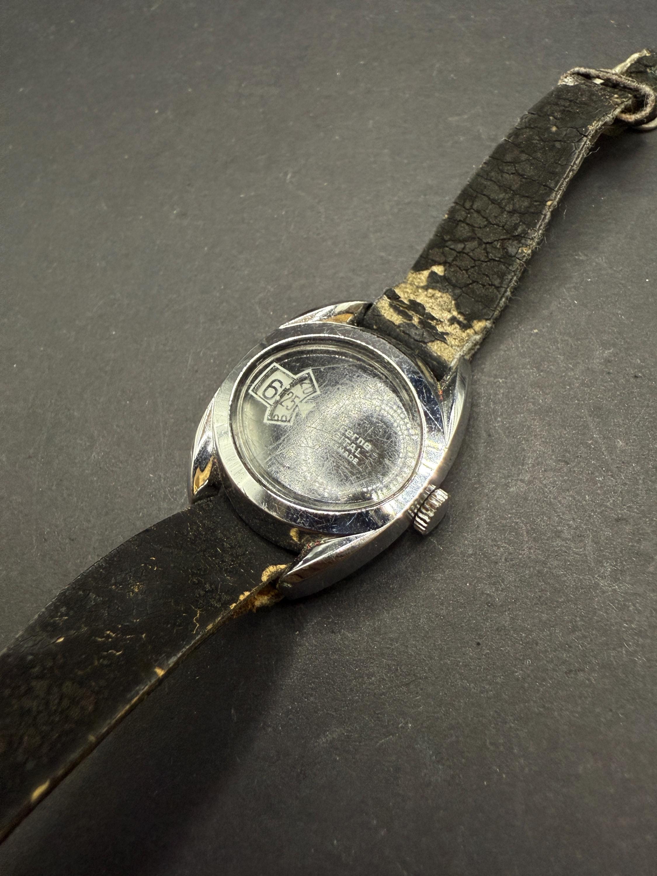 1960年代頃】Lucerne 黒文字盤 スイス製 ダイバーズ 手巻き 腕時計