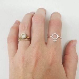 Symbole féminin Ring lautonomisation des femmes symbole féminin des cadeaux pour elle féministe bijoux féministes symbole de Vénus Symbole de la femme cadeau féminisme image 5