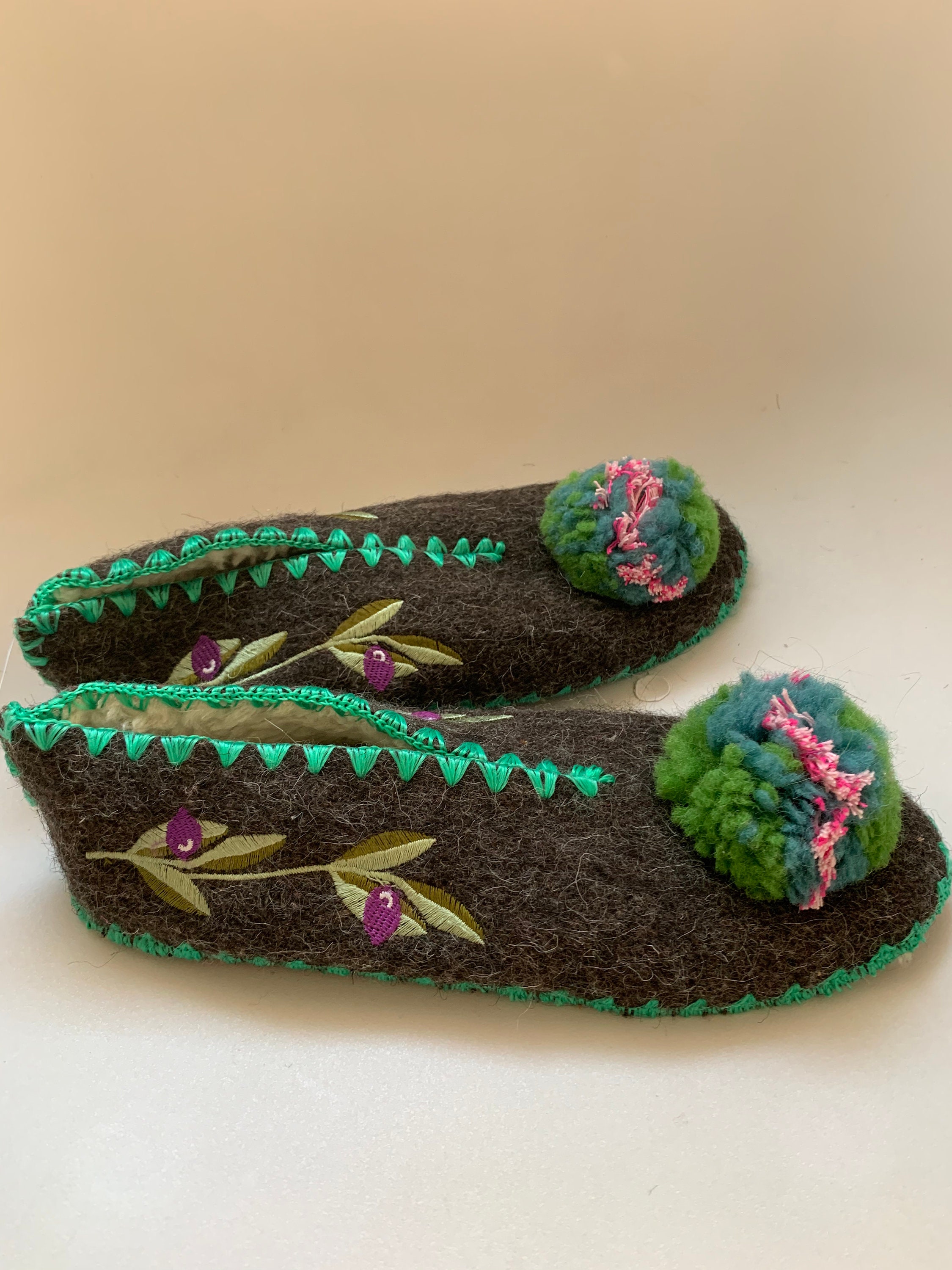 Size41 UK 75 Traditional Greek woollen slippersFor men good | Etsy