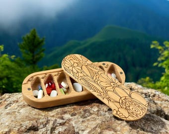 Wooden Weekly Pill Organizer. Natural Wood Pill Case. Handcrafted Wooden Pill Organizer. 7-Day Wooden Pill Box Mehendi-1