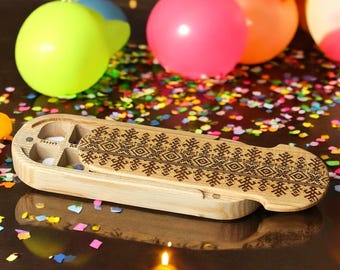 Wooden 7-Day Pill Box, Magnetic Lid, Folk Design