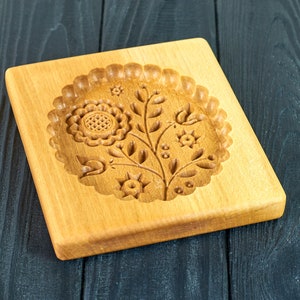 Gingerbread mold pattern carved. Pattern # 57. Wooden cookie cutter. Baking Springerle stamp