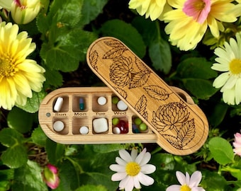 Eco-Friendly Wooden Pill Box with 14 Compartments for Storage Chrysanthemum-2