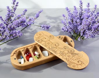 Wooden 7 Day Pill Organizer, Weekly Pill Box, Personalized Magnetic Pill Case, Floral Engraved Lid