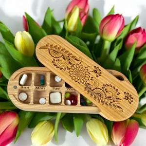 Eco-Friendly Wooden Pill Box with 14 Compartments for Storage Aster-2