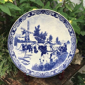 Delft Charger Delfts Blauw Schotel &quot;Winter Fun&quot; Large Wall Plaque Schaal Plate Dish by Chemkefa - de Porceleyne Schouw Terblijt Netherlands