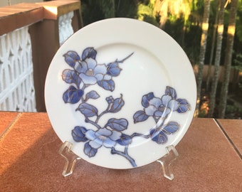 Fukagawa Plate 椿 Tsubaki Camellia Blossoms Dish Schotel Blue & White Gilded Flower Porcelain Gold Floral Schaal Arita Japan
