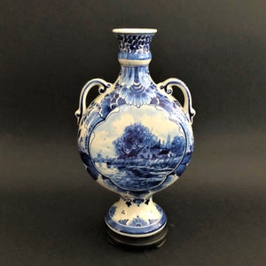 Royal Delft 1943 MOON VASE Delfts Blauw Boerderij en Schuurberg met Molen Hooiberg Vaas Windmill Pitcher Barrack Urn Ewer de Porceleyne Fles