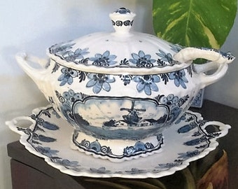 HUGE! Delft Tureen & Under Plate Set Large Delfts Blauw Soepterrine Molen Windmill Tulip Finial Ladle Set Soupiere de Klomp Holland Michigan