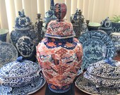 Large Imari Ginger Jar Vase 金襴手 Kinrande 赤絵 Akae Pijnacker Deksel Vaas 桜 Sakura Cherry Blossoms 菊 Kiku Chrysant Chrysanthemum Urn Porcelain