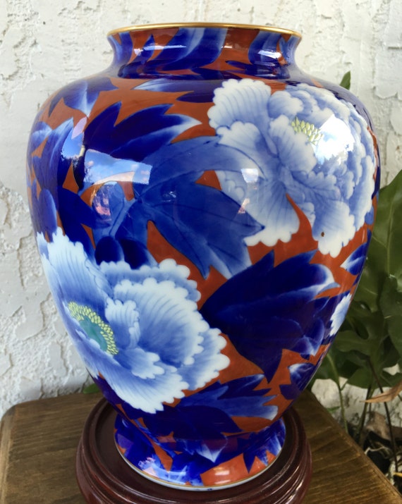 Two Fukagawa Vases Large Japonais Grape Leaves and Fruit Fukagawa