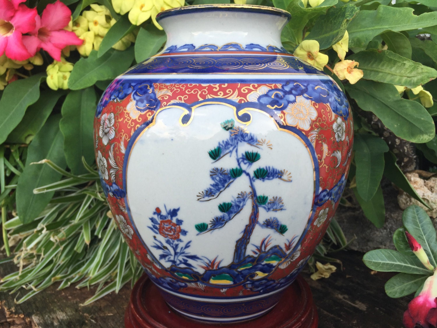 Imari Vase 書築倍 
