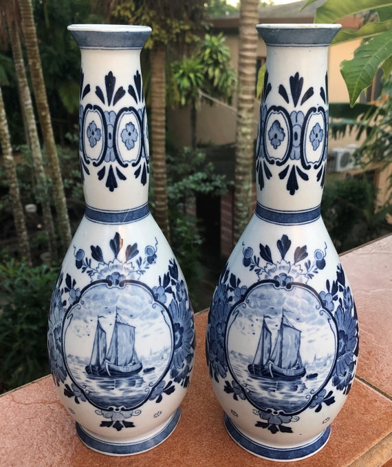 Honderd jaar compenseren Beschrijvend Two Delft Vases Delfts Blauw Vissersboot En Kirk Vazen Pair - Etsy