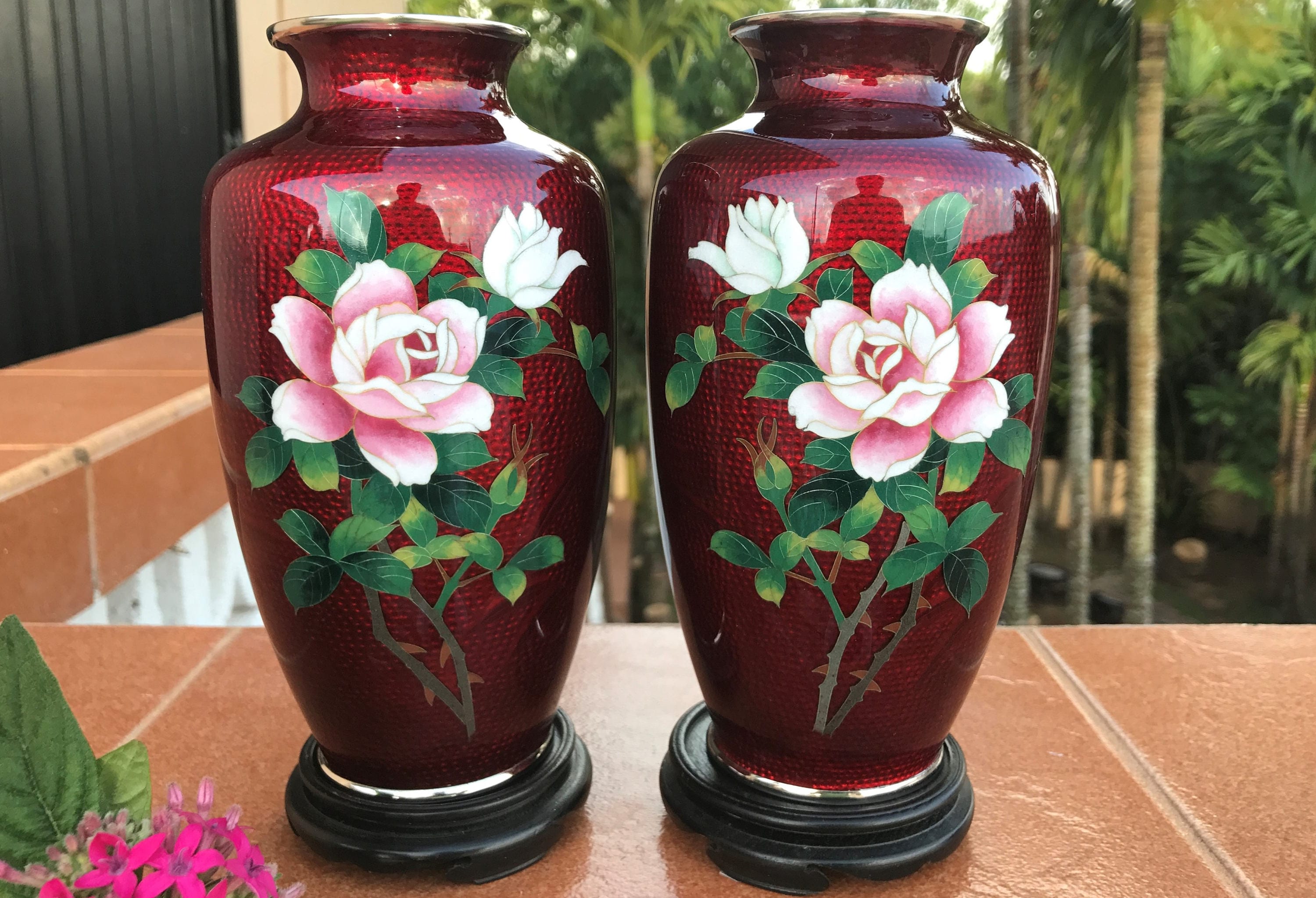 TWO 佐藤七宝 Sato Shippo Cloisonne Vases Pair Floral 紅薔薇 Red