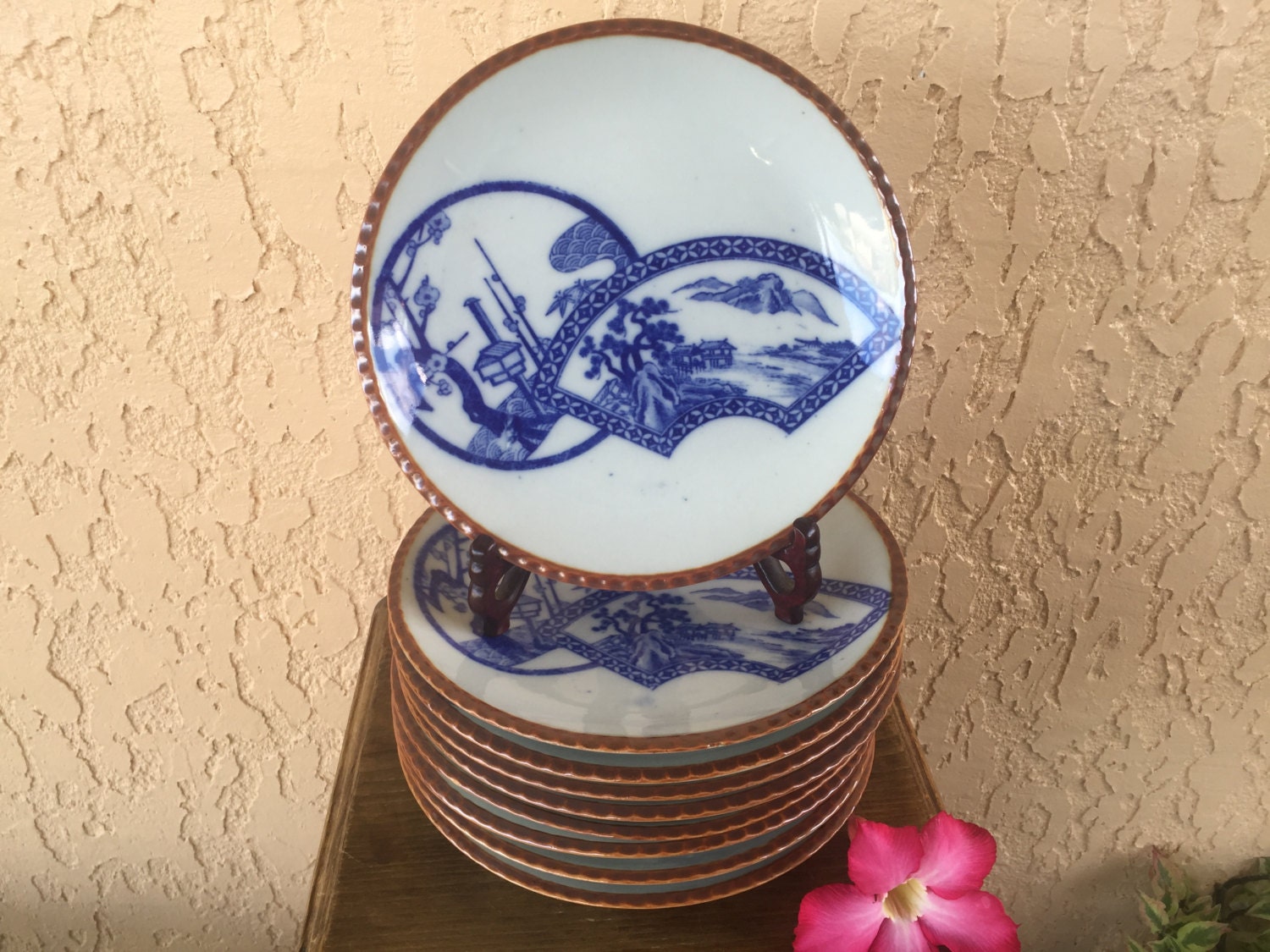 Large Igezara blue and white Japanese porcelain charger of three winter friends Large Igezara blue and white Japanese porcelain charger of three winter friends